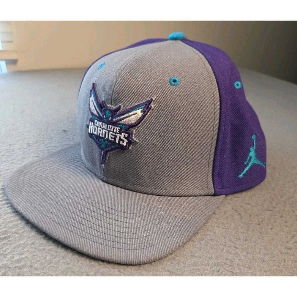 Air Jordan NBA Charlotte Hornets Pro Jumpman Snapback Hat Grey Purple Teal EUC